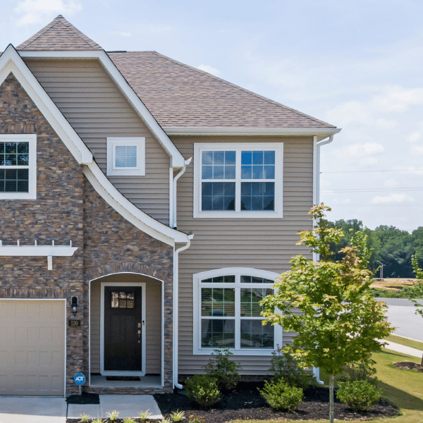 Updated Utah home with new vinyl siding and modern curb appeal
